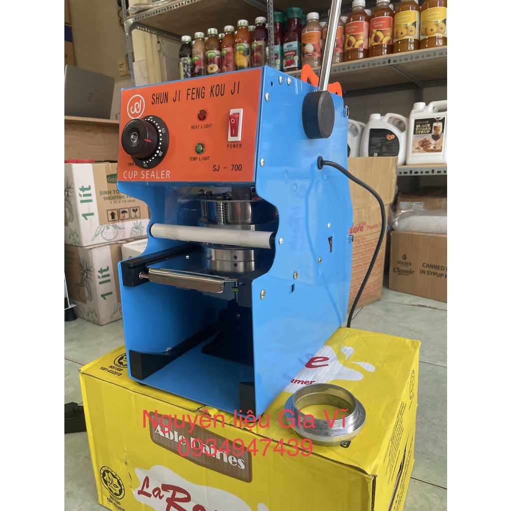 Máy ép miệng ly nhựa SHUNJI
