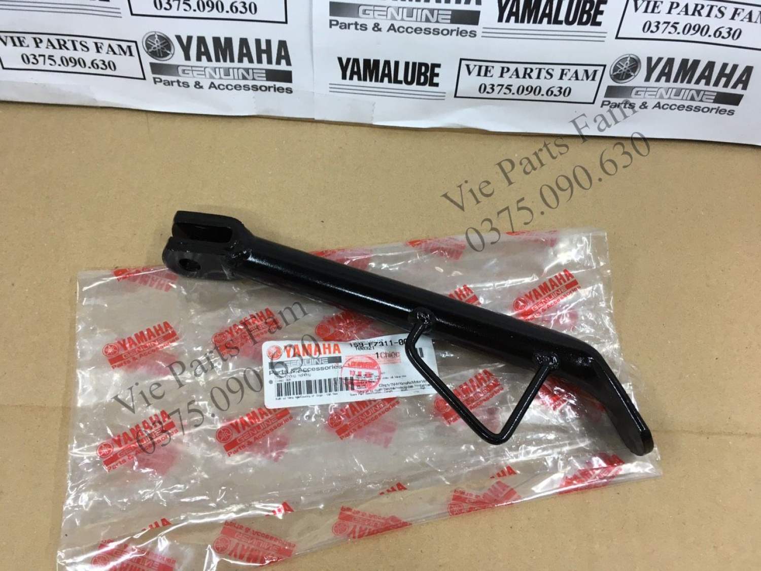 Chân chống nghiêng Exciter , hàng din Yamaha mới 100%