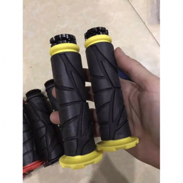 Bao tay Spider có gù cho mọi loại xe máy