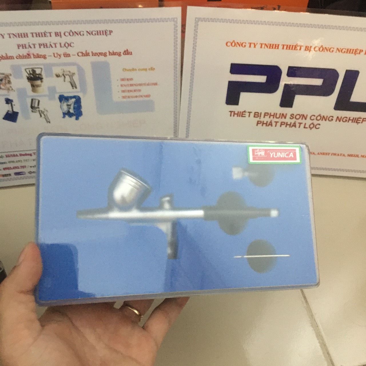 [HCM] Bút vẽ mỹ thuật đài loan YUNICA YP-300, hàng chất lượng, phun đẹp, tiết kiệm sơn, bền bỉ sử dụng lâu dài