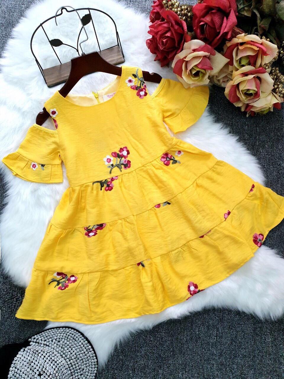 Đầm trễ vai cho bé gái