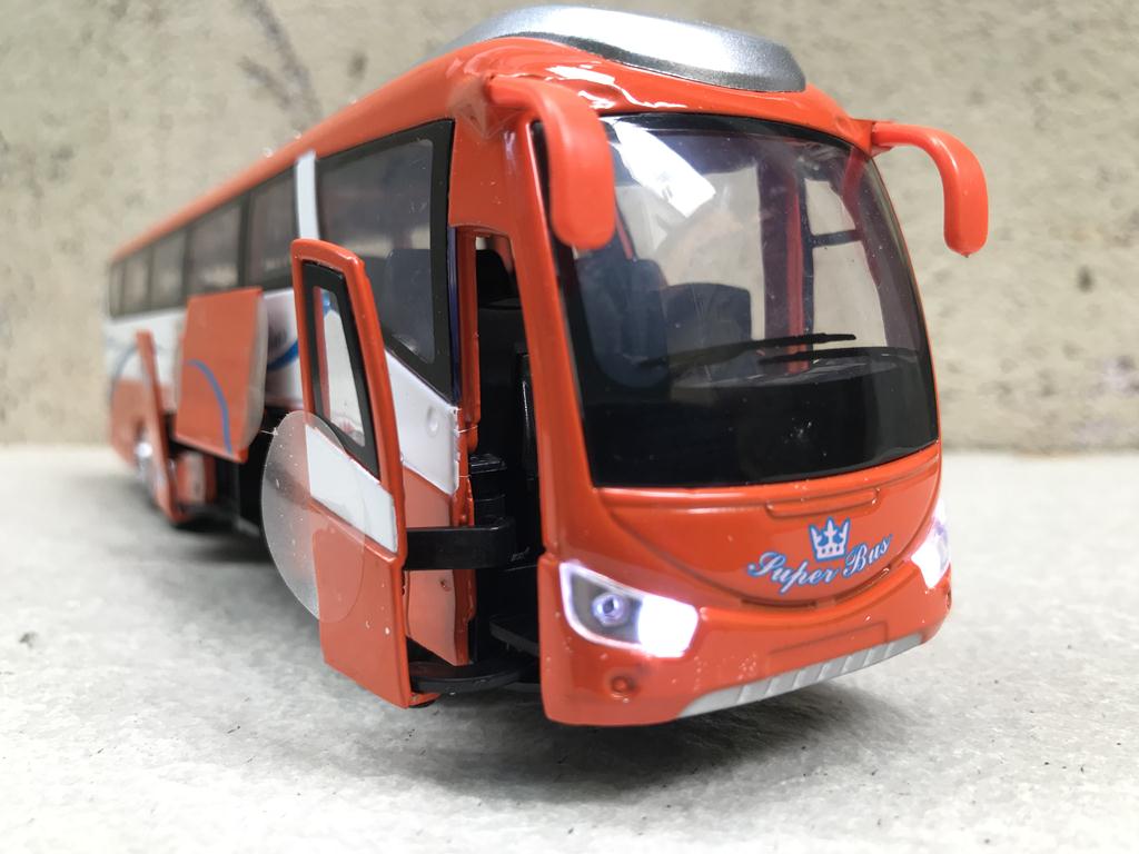 Mô hình xe Khách Universe 47 chổ ngồi