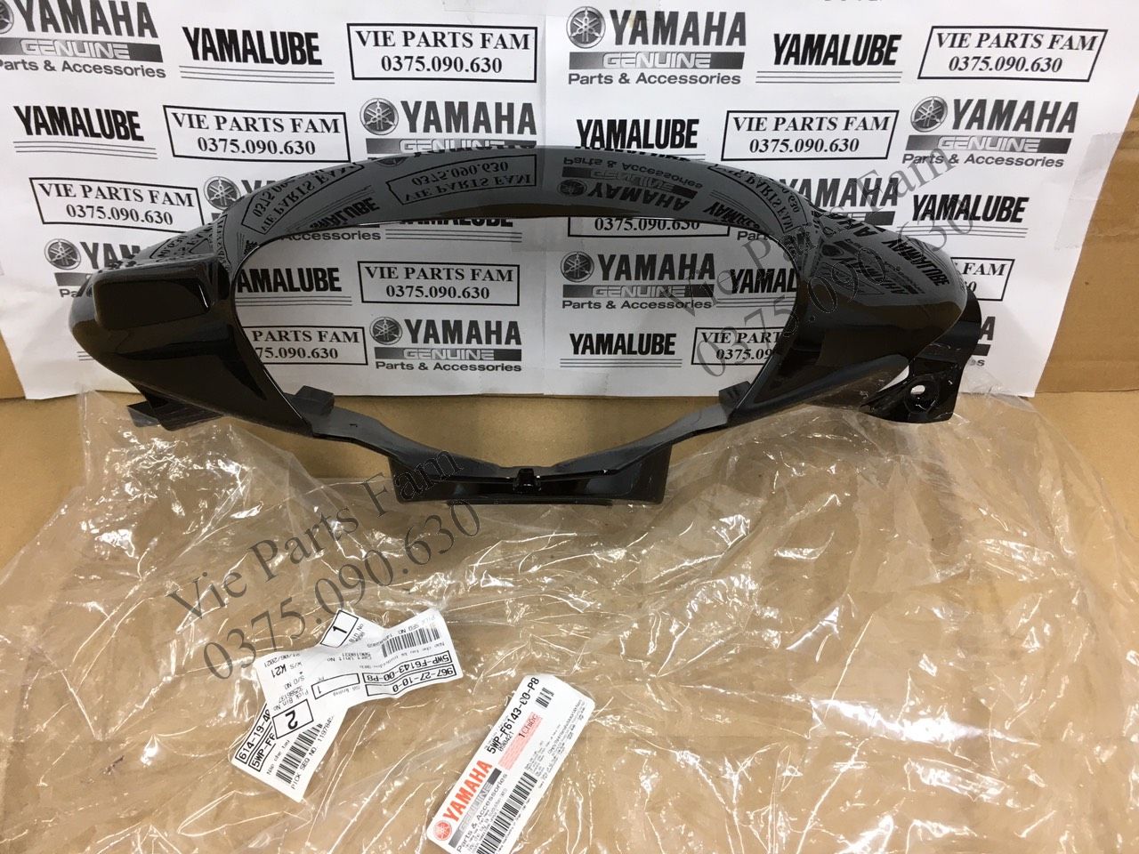 Ốp đầu trước/ đầu đèn Mio 2004-2006 màu Đen bóng chính hiệu Yamaha Motor mới 100%