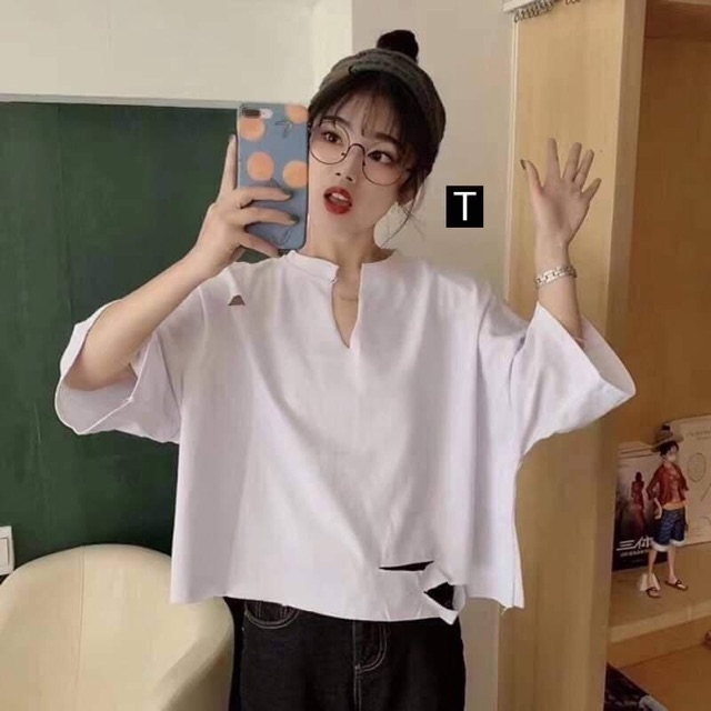 Áo crt dáng thụng trơn rách
