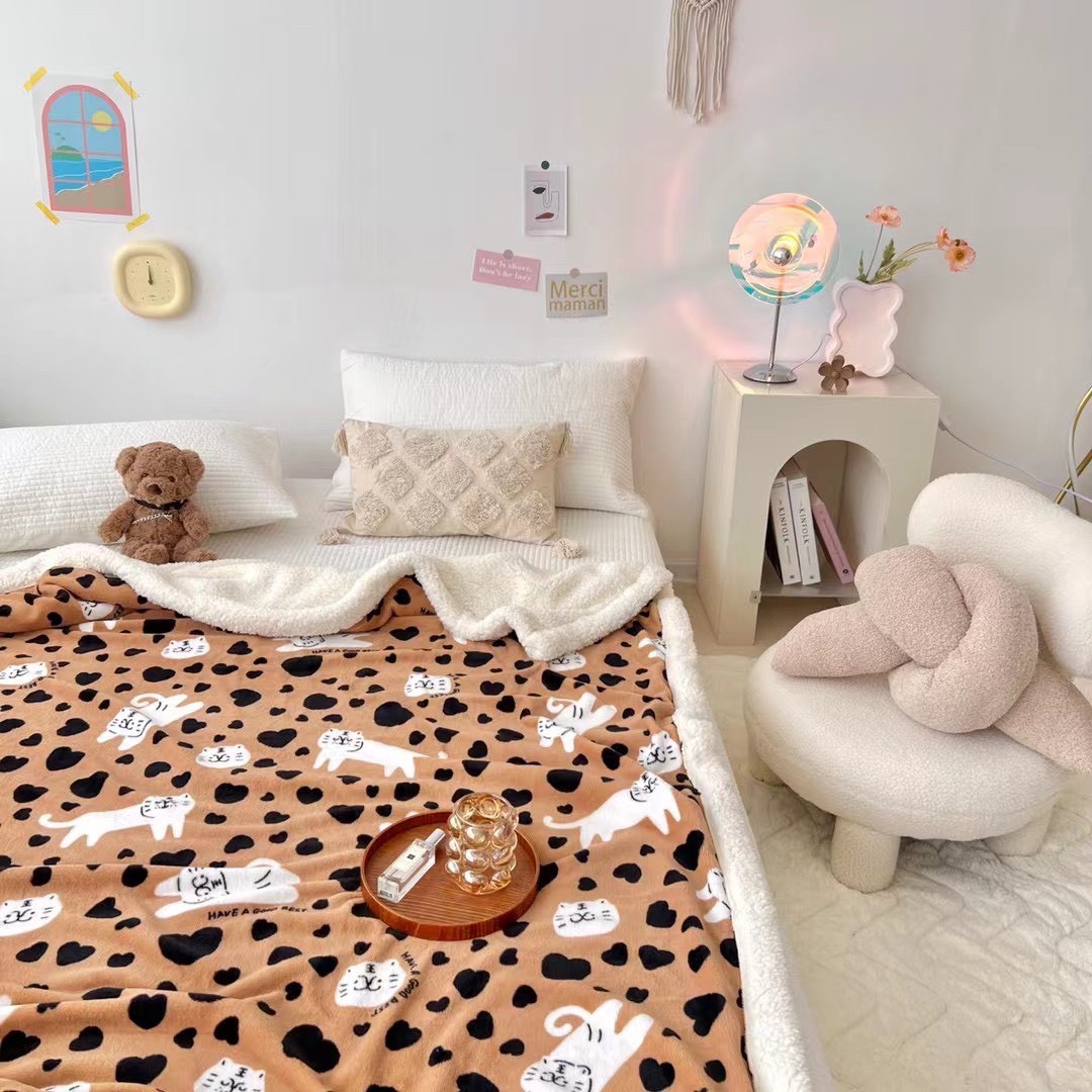 Chăn lông cừu nhiều họa tiết