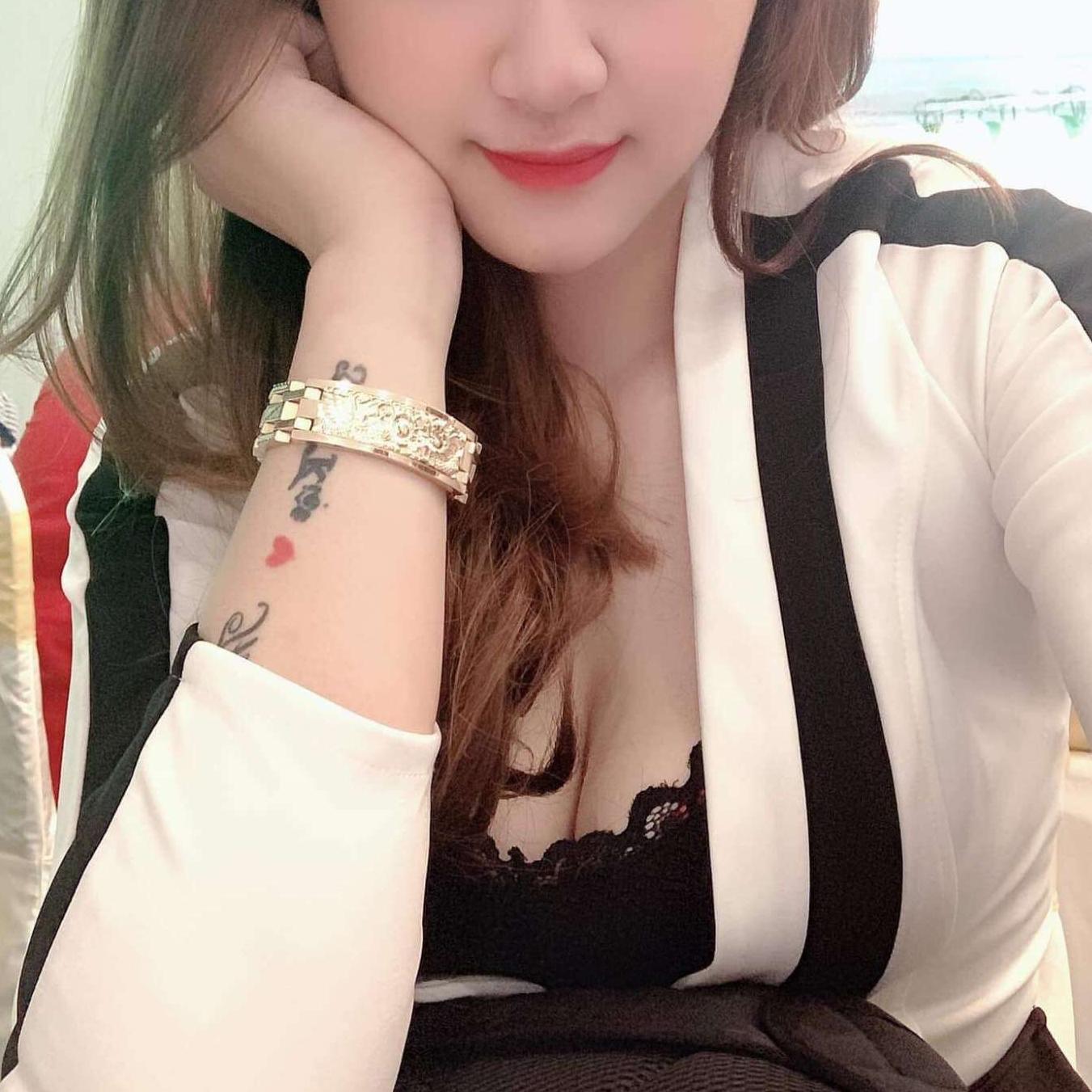 sét vest chân váy sọc đen
