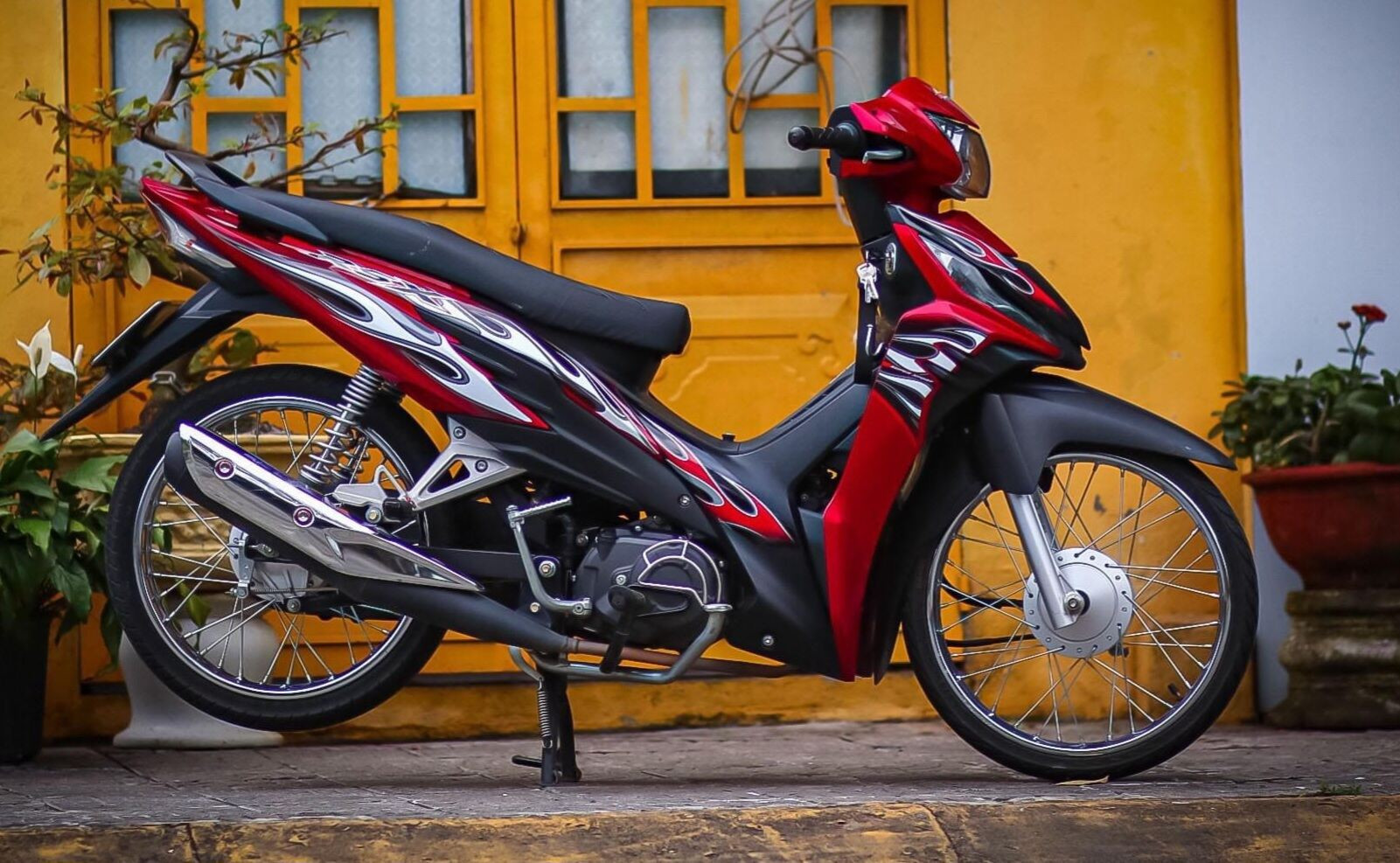 Tem wave rsx 2023 tia lửa đỏ đen