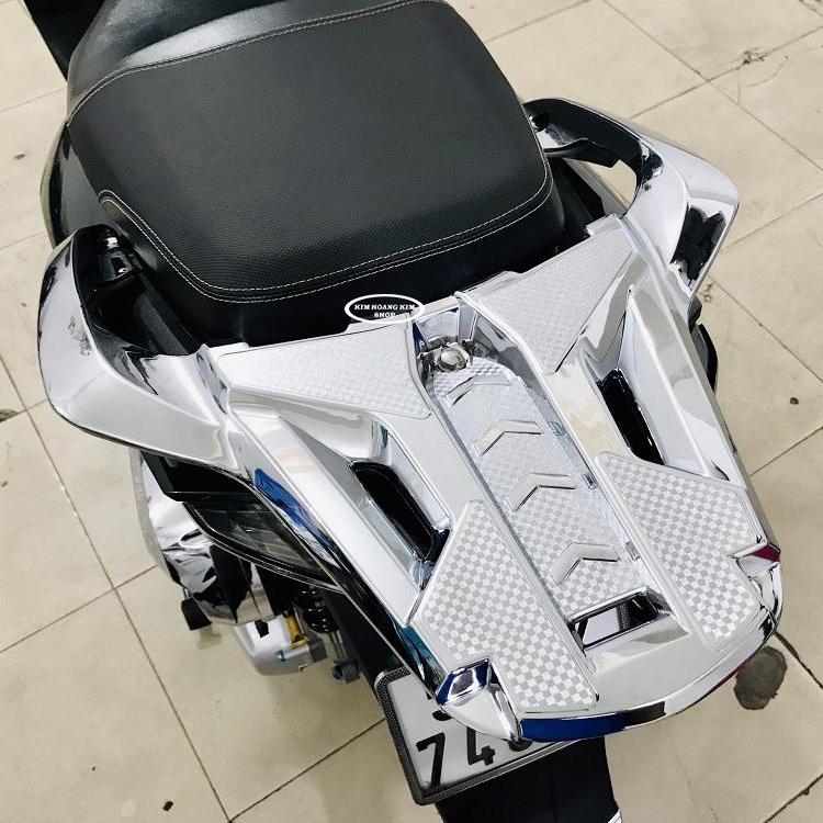 Ốp cảng sau xi inox gắn sh 2017,2018,1019