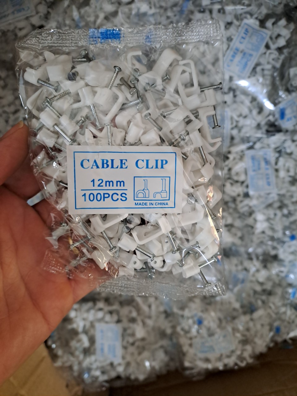 Đinh ghim dây cáp mạng - dây điện ( túi 100 cái)