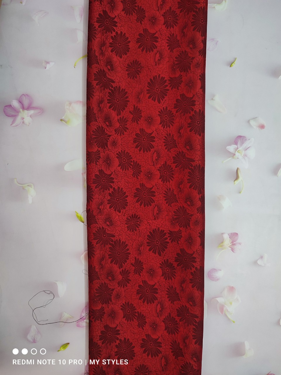 High-Quality Soft Silk Brocade Ao Dai Fabric with Woven Texture - Silk with Small Chrysanthemum Flowers