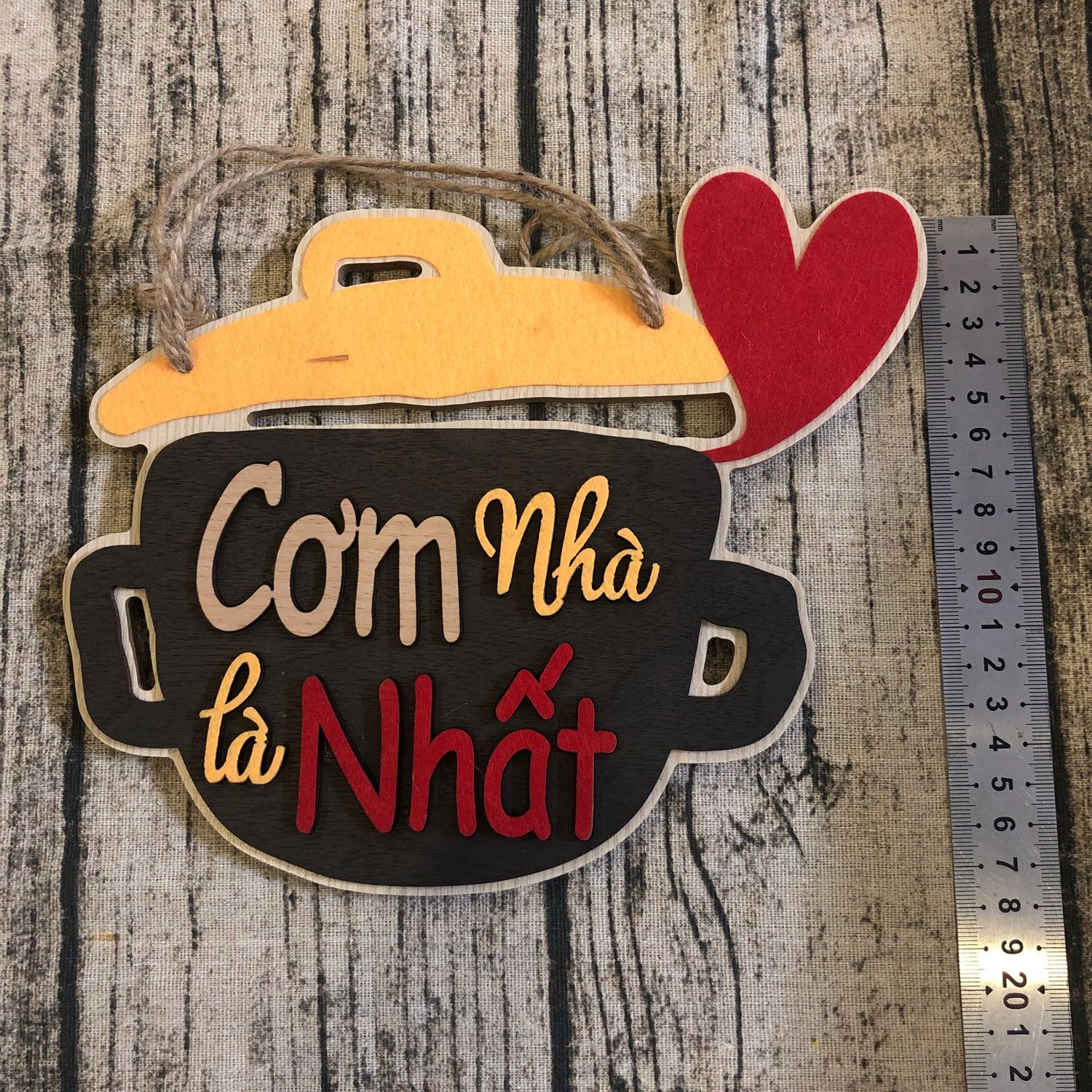 Bảng gỗ 3D Cơm nhà là nhất