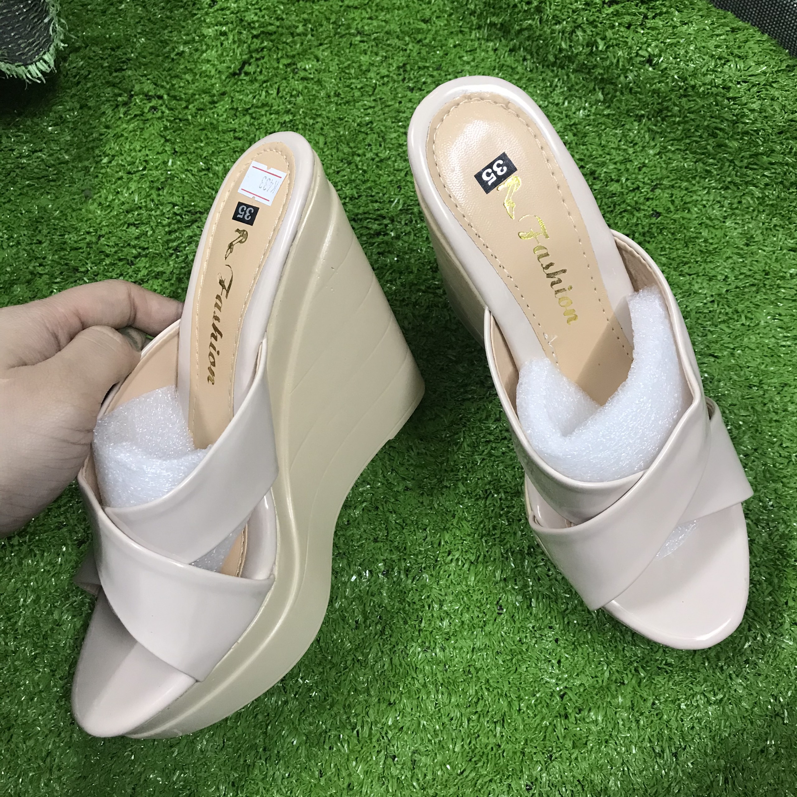 [HCM]Dép xuồng 12p quai chéo ms39