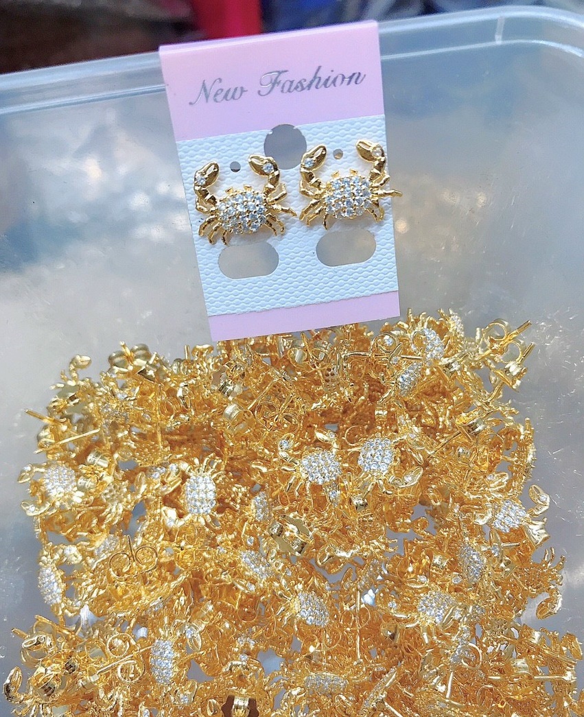 Đôi Bông Tai Nữ Mạ Vàng 18K Con Cua ·00521601 - Đi Tiệc Rất Sang - Tubi Cony - Bông tai nữ, Bông tai mạ vàng, bông tai đẹp