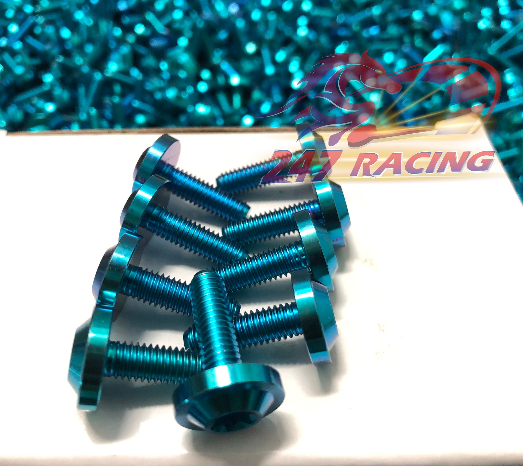 1 con Ốc Titan Xanh Lục Bảo 6li20 gắn dàn áo các loại xe máy Sirius,Wave,Exciter,Winner,Satria....