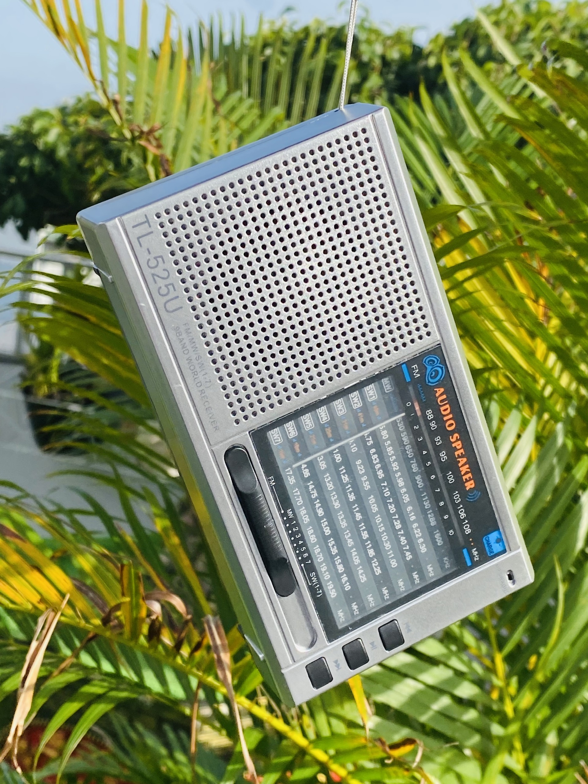 [xả kho] Đài FM Sony SW-525U - MTMax nghe đài , làm quà tặng ông bà cha mẹ