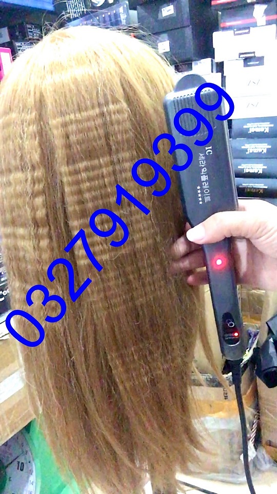 Máy Bấm Tóc Dập Xù Cao Cấp 6618 Chức Năng Duỗi Phồng Uốn Xoăn Nhanh Hiệu Quả Bề Mặt Ceremic Chống Dính An Toàn Tiết Kiệm Thời Gian Và Điện Máu Đen 26.5cm Gọn Nhẹ Dễ Thao Tác