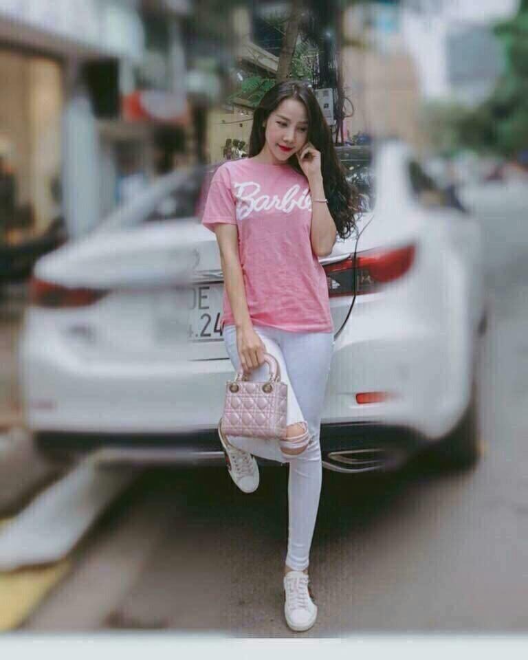 Áo phông chữ màu hồng dễ thương