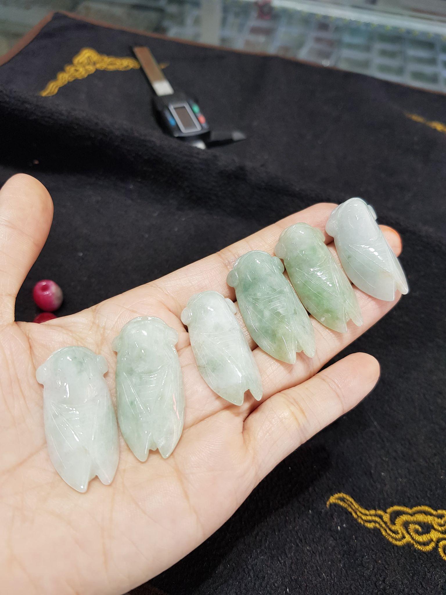Ve sầu đá ngọc phỉ thúy kèm dây đeo cổ