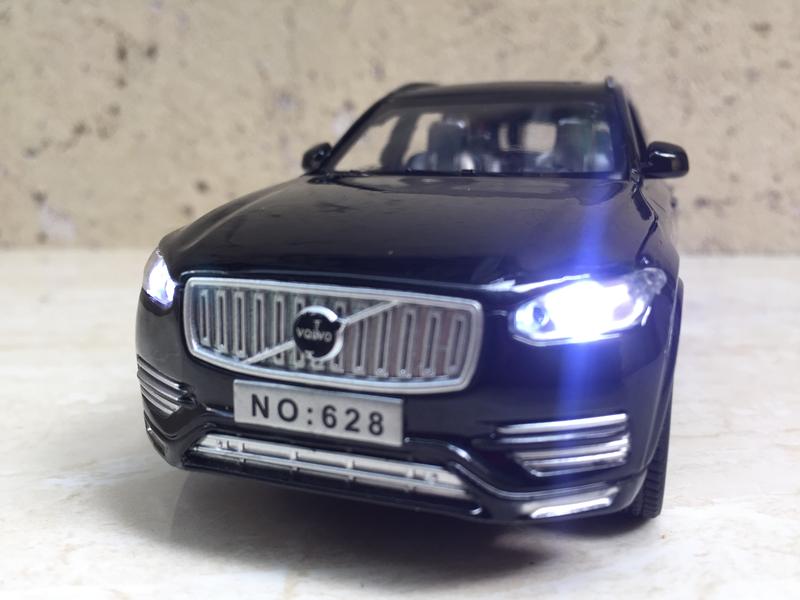 Mô hình xe Ô tô VOLVO XC90 1:32