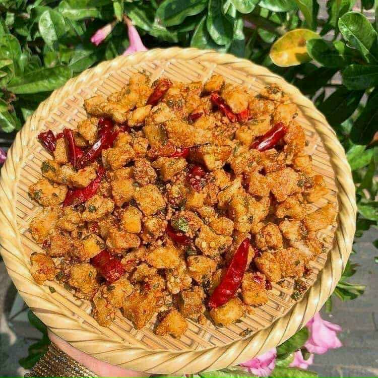 Tóp mỡ liền da sốt mắm hành 500g - đồ ăn vặt