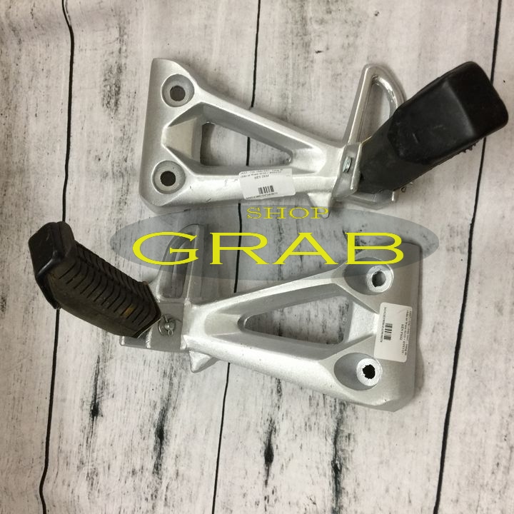 Gác chân sau - bát nhôm xe Wave-S110 ( 1 đôi trái và phải)