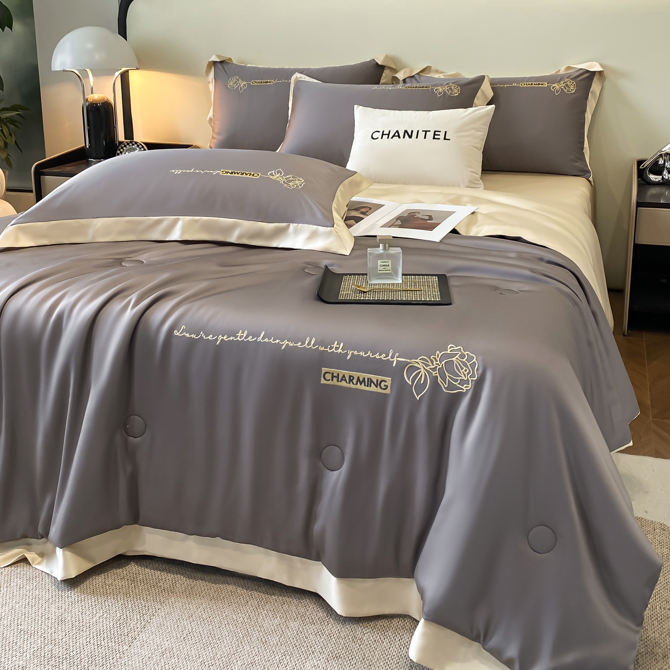 Set 4 món chăn chần hè+ ga gối phi lụa thêu hoa phối viền nhập khẩu chiibedding