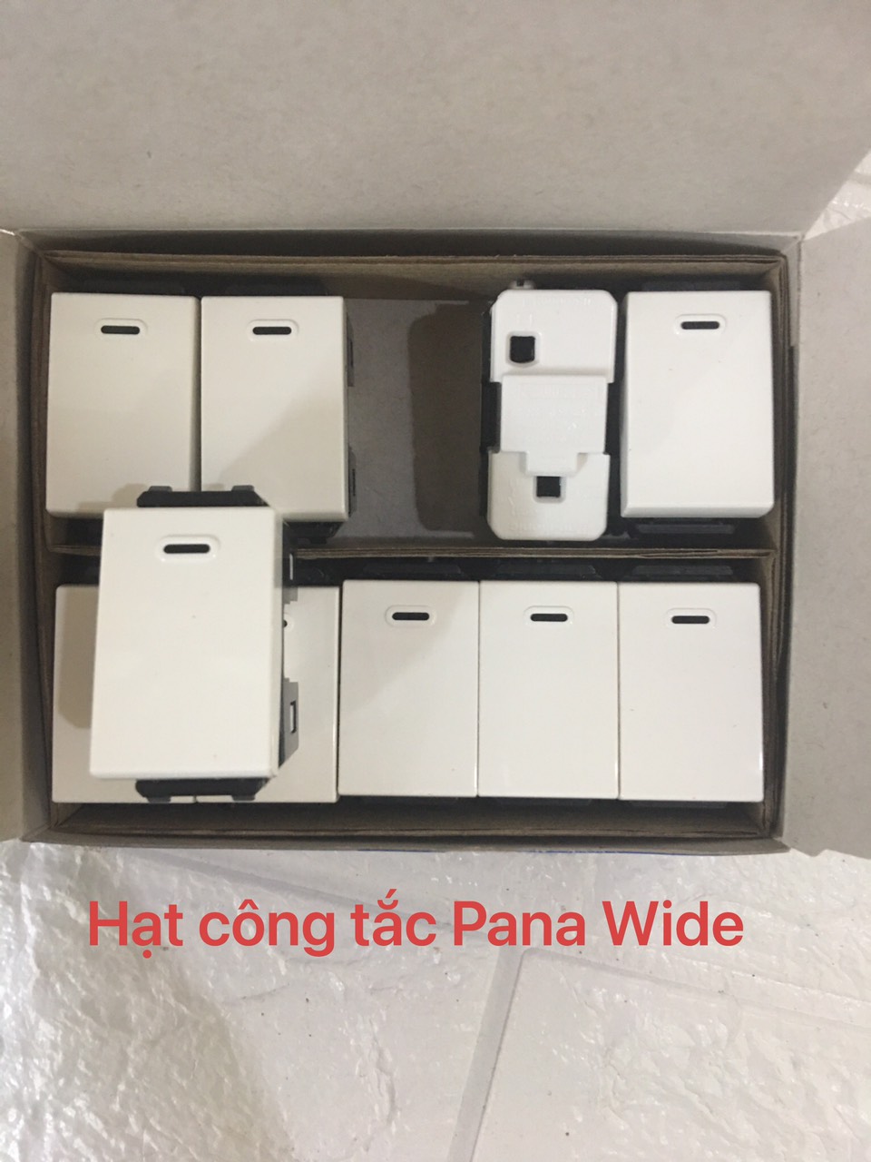 1 hộp hạt ổ cắm,công tắc panasonic wide