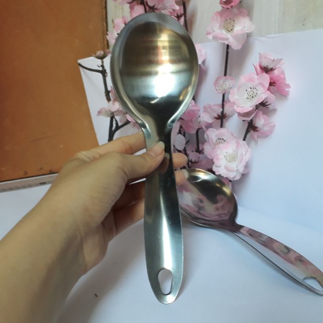 Muôi Lực Sĩ Múc Canh Dày Dặn