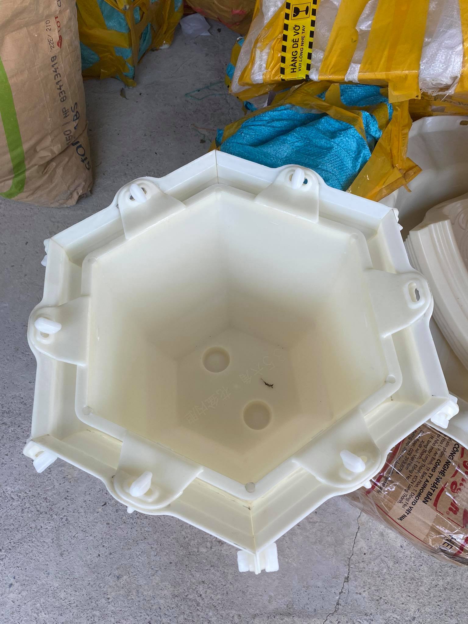 khuôn đúc chậu lục giác 35