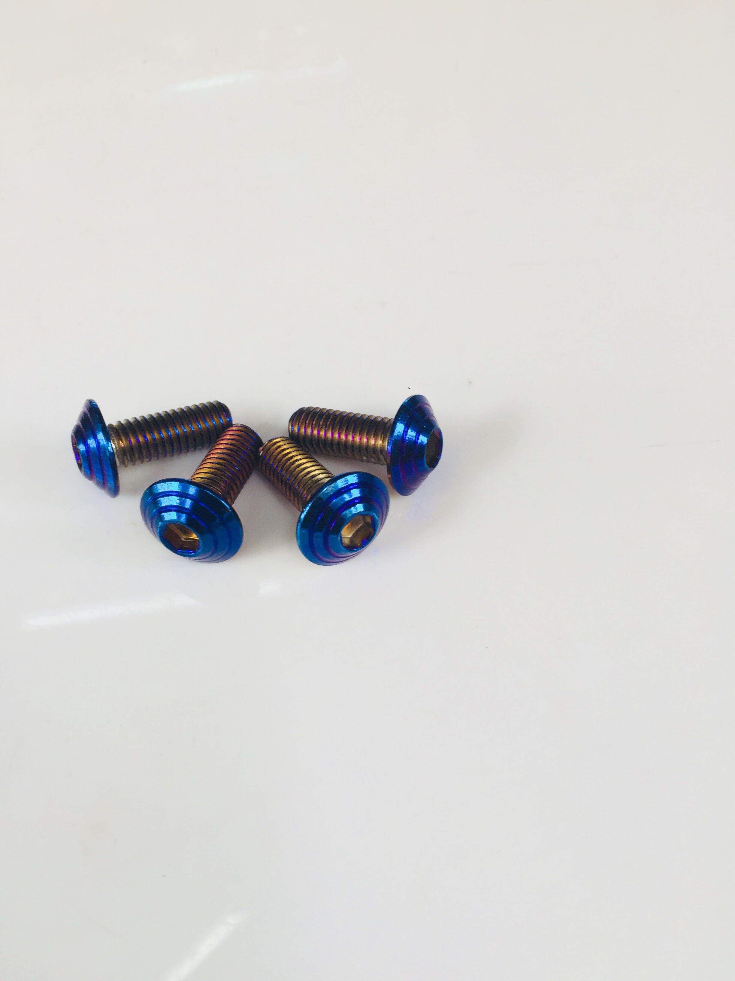 [HCM]Ốc thắng đĩa trước titan 4 con