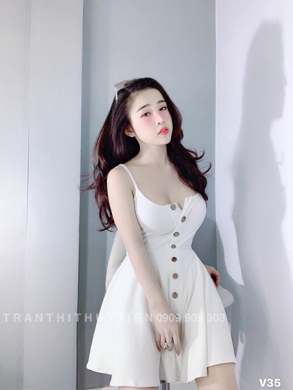 Đầm dáng xòe đính Nút