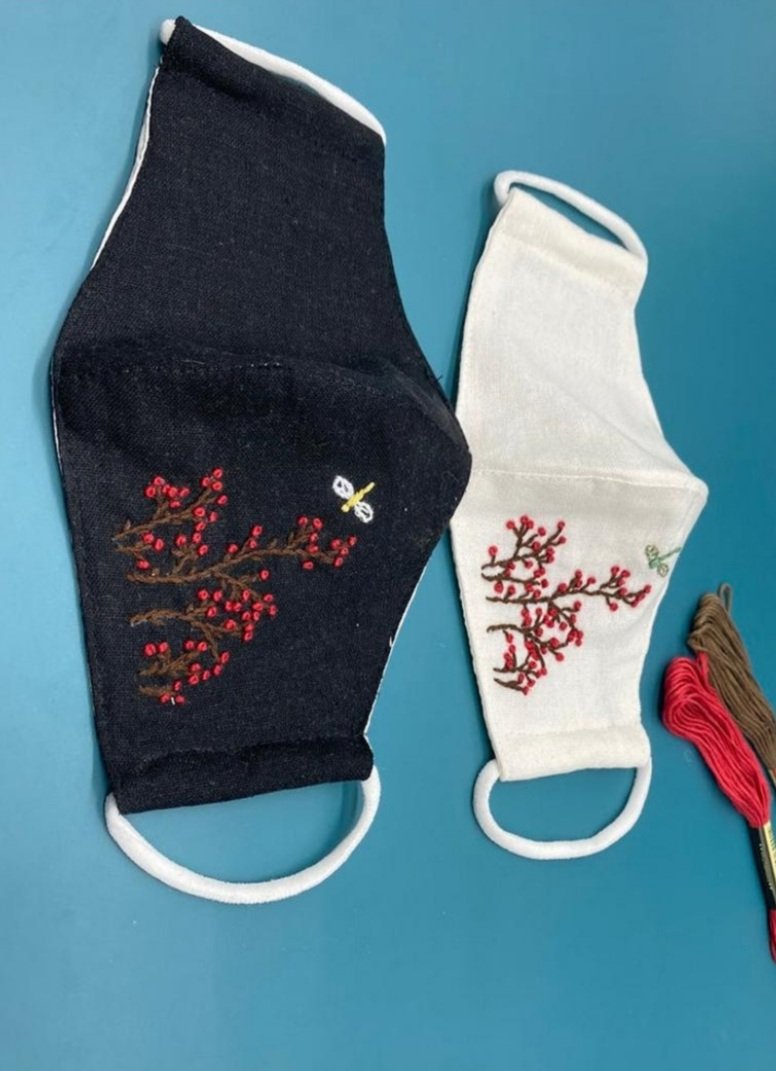 KHẨU TRANG VẢI LINEN THÊU TAY
