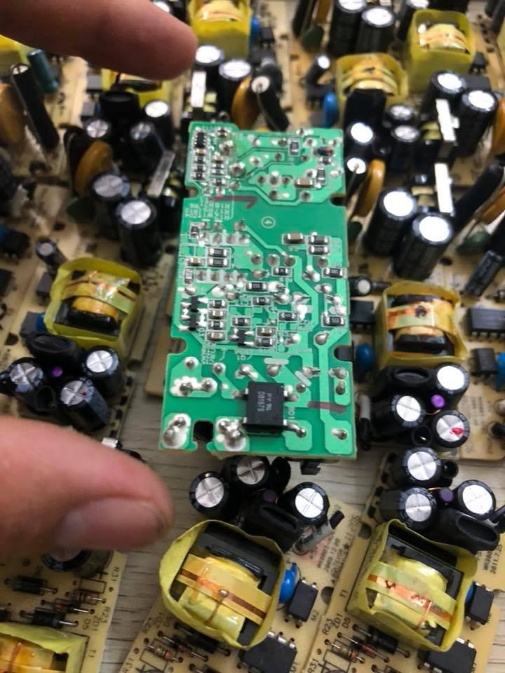 Nguồn rời 15V 2A