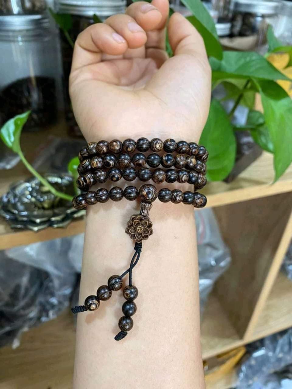 Wood bracelet skimmed nature 108 hat (for both male and female) + carrying case high-end