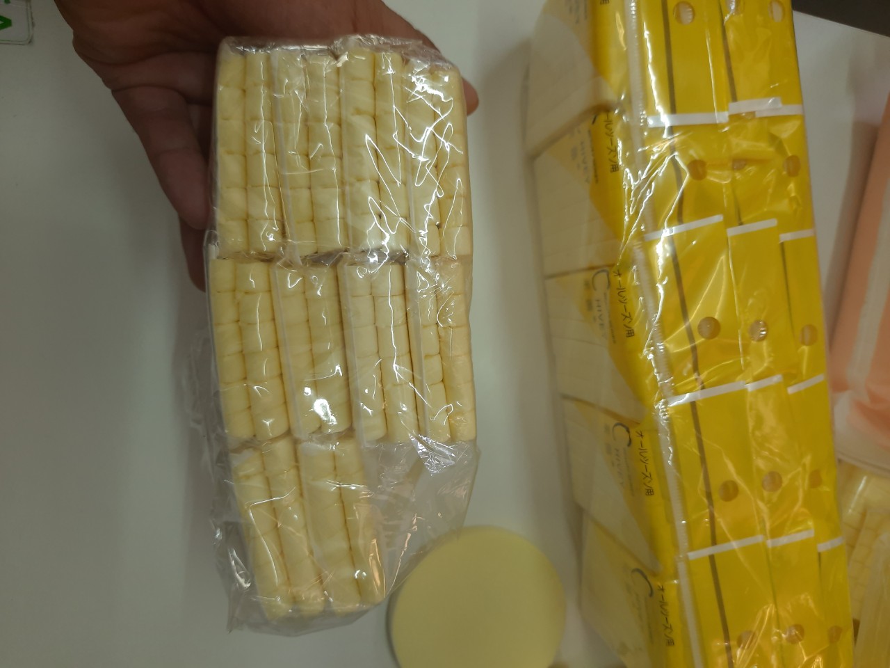 Bông rửa mặt bọt biển CHIVEY gói 12 miếng