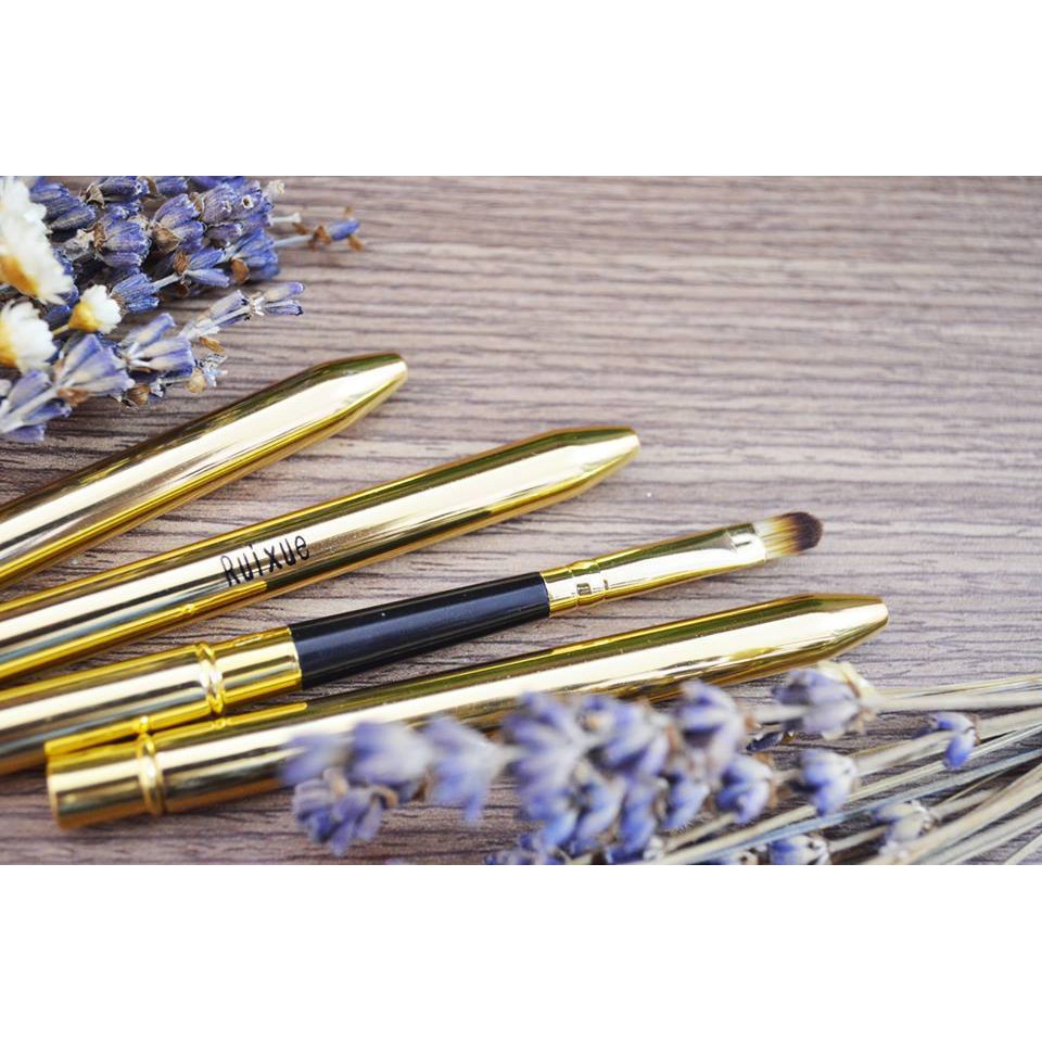 Chổi đánh son môi Ruixue (queen cosmetics)