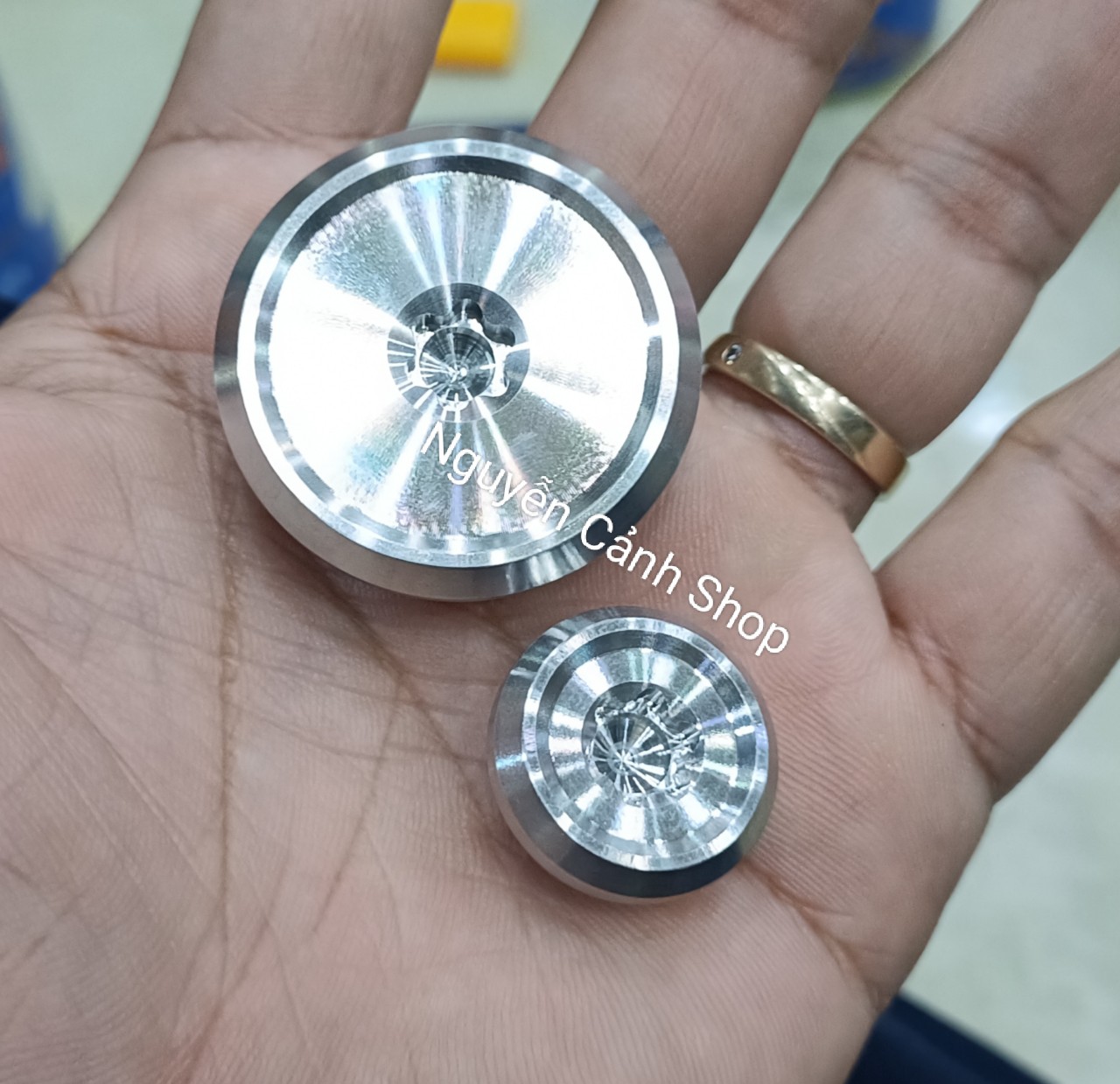 Ốc mâm lửa xe Wave ,xe Dream inox 304 sáng lấp lánh