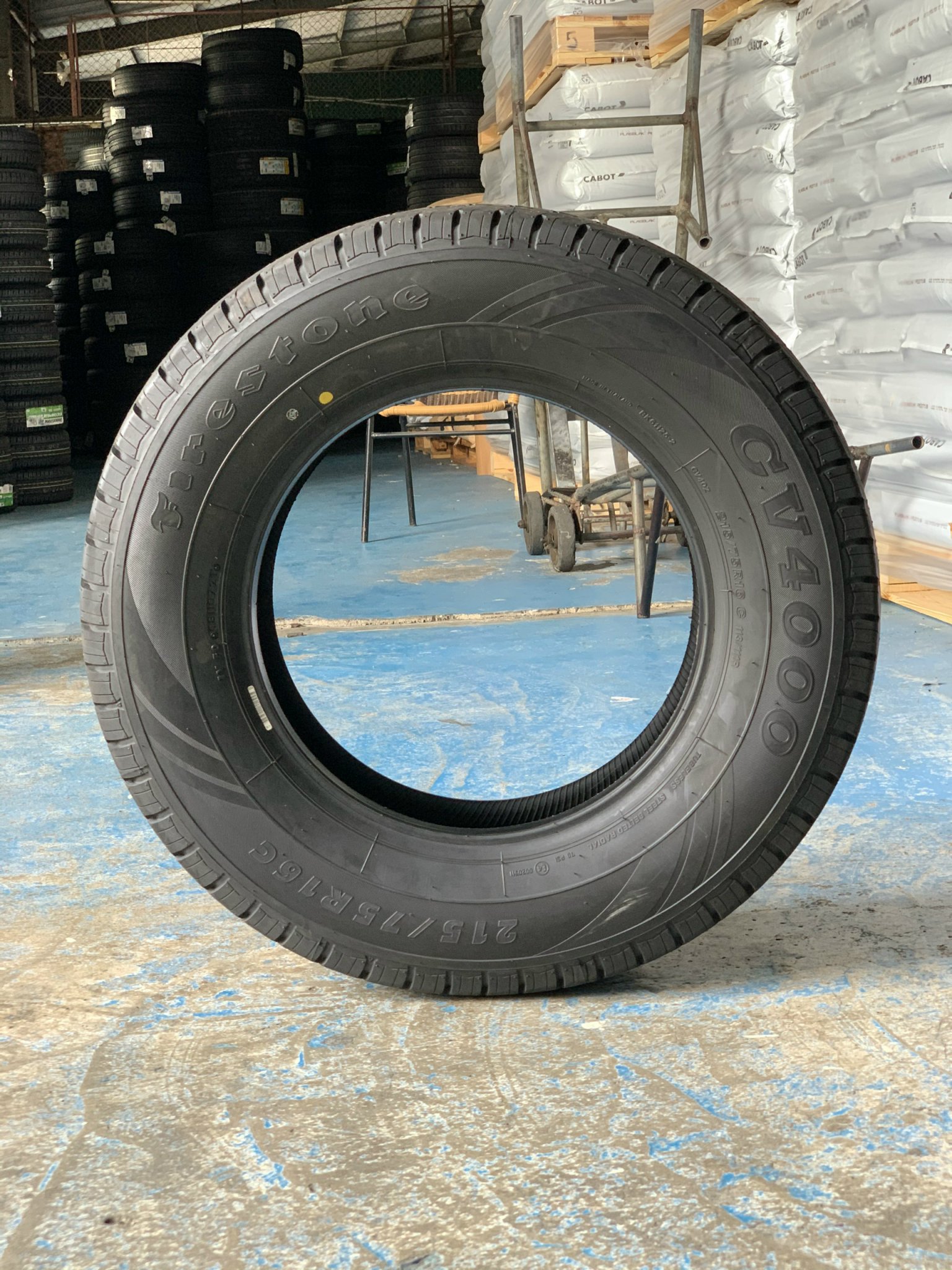 Lốp Bridgestone 215/75R16 CV4000