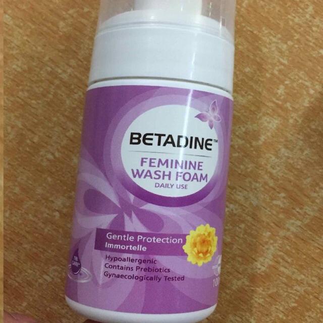 Bọt vệ sinh phụ nữ Betadine 100ml
