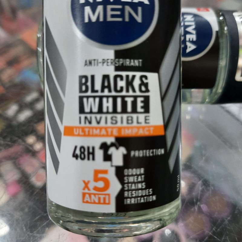 Lăn ngăn mùi Nivea Men Invisible For Black & White 50ml