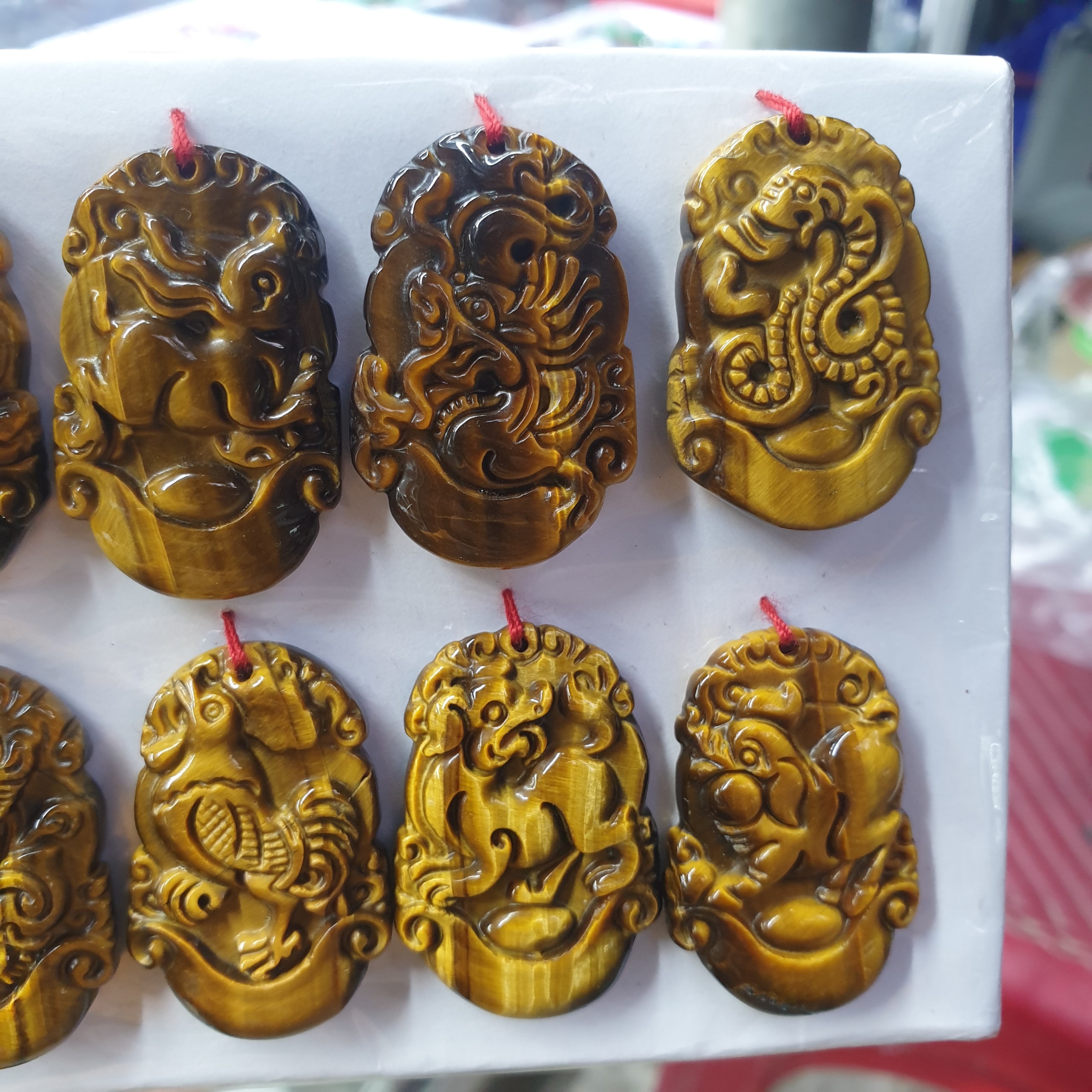 Mặt Dây Chuyền Đá Hổ Phách 12 Con Giáp
