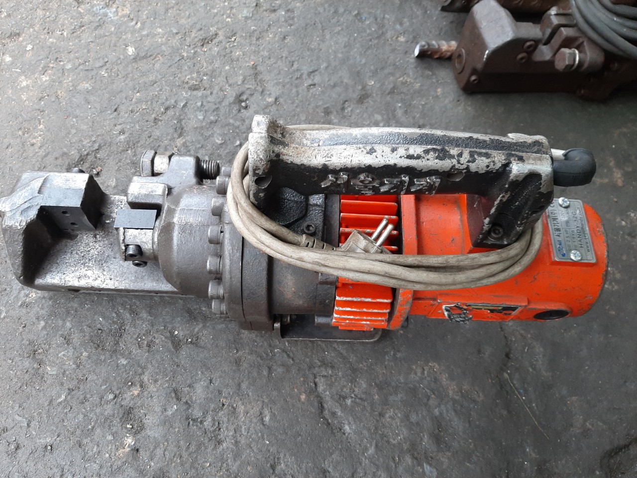 MÁY CẮT SẮT THỦY LỰC HÀN QUỐC D-25