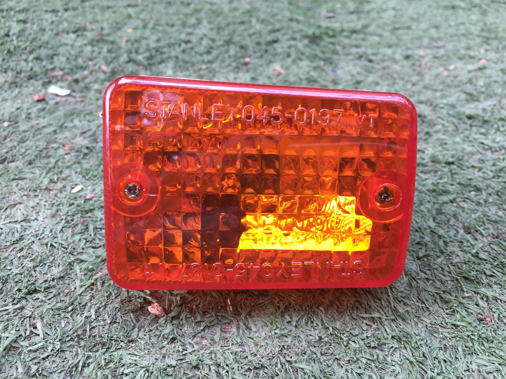 2 tai đèn xinhan trước xe cub đèn vuông :82,84,92,94,DD,DH..