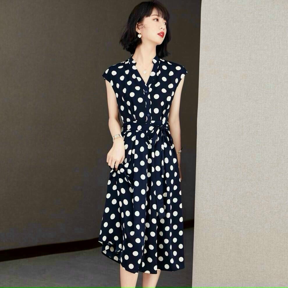 váy đầm sơ mi cổ trụ nền đen chấm bi trắng chất lụa mango cao cấp có size m,l,xl