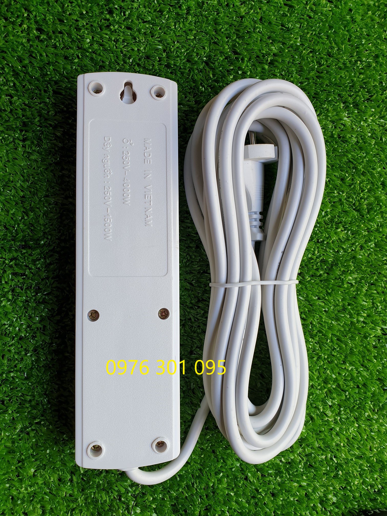 Ổ Cắm Điện Đa Năng 4 Lỗ