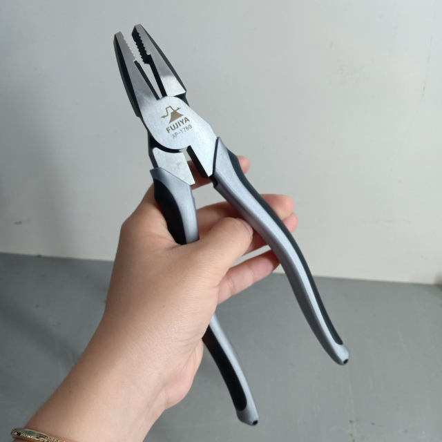 kìm điện bằng cường lục fujiya