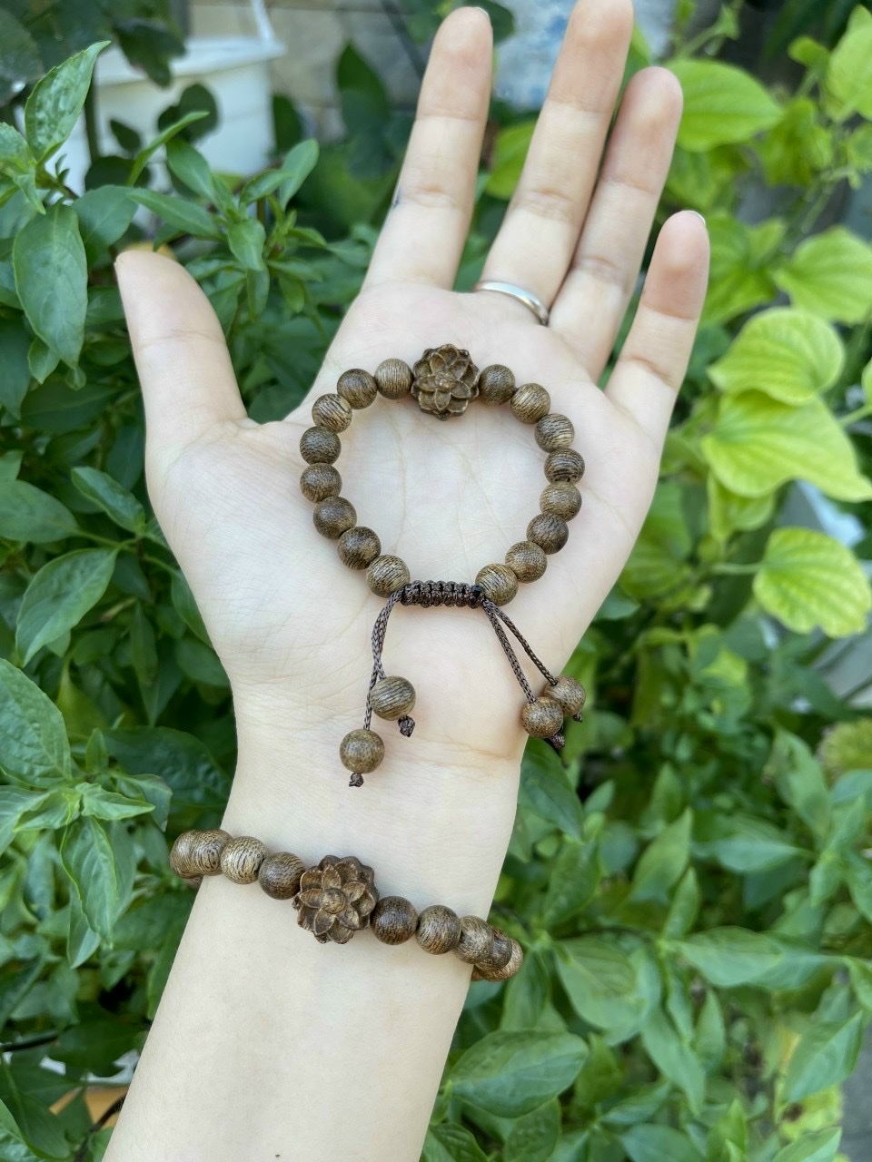 Vòng tay trầm hương tốc thiên nhiên