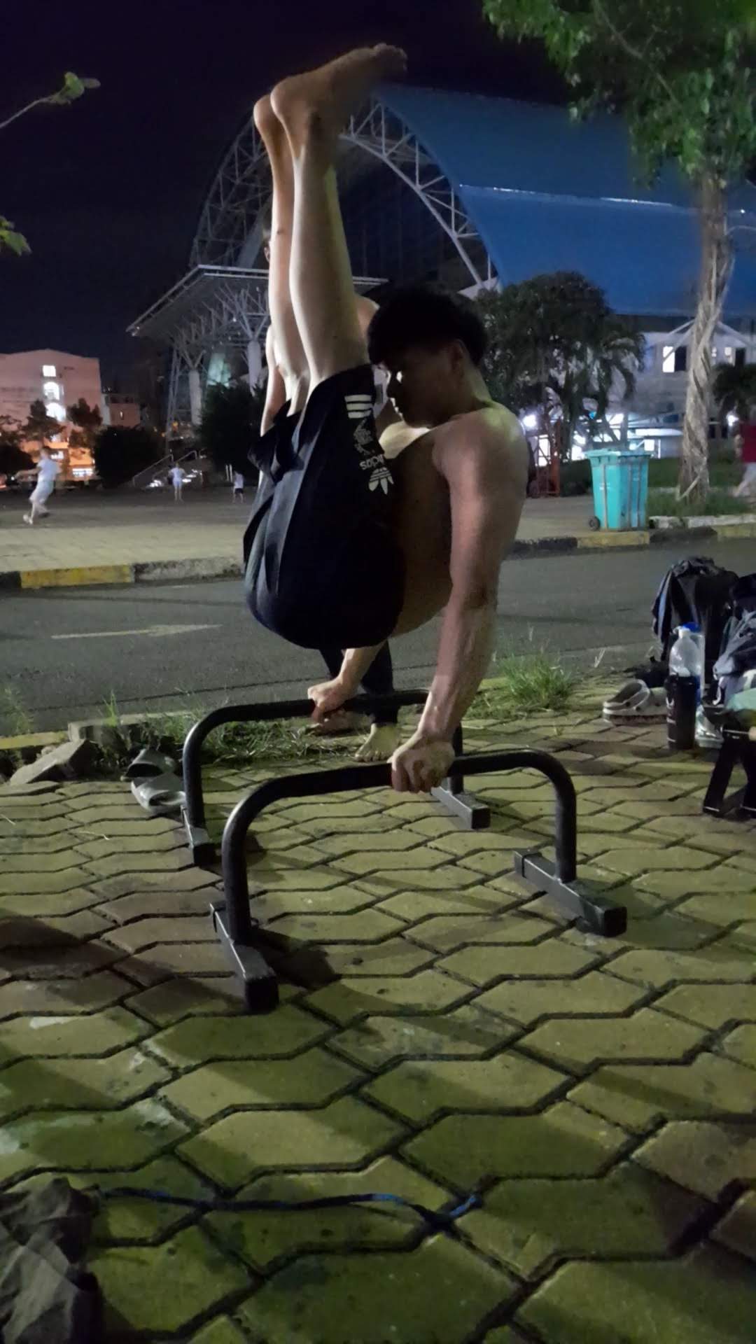 Paralletes sắt Dụng Cụ Hít Đất M1 ( Gym,Street Workout, )