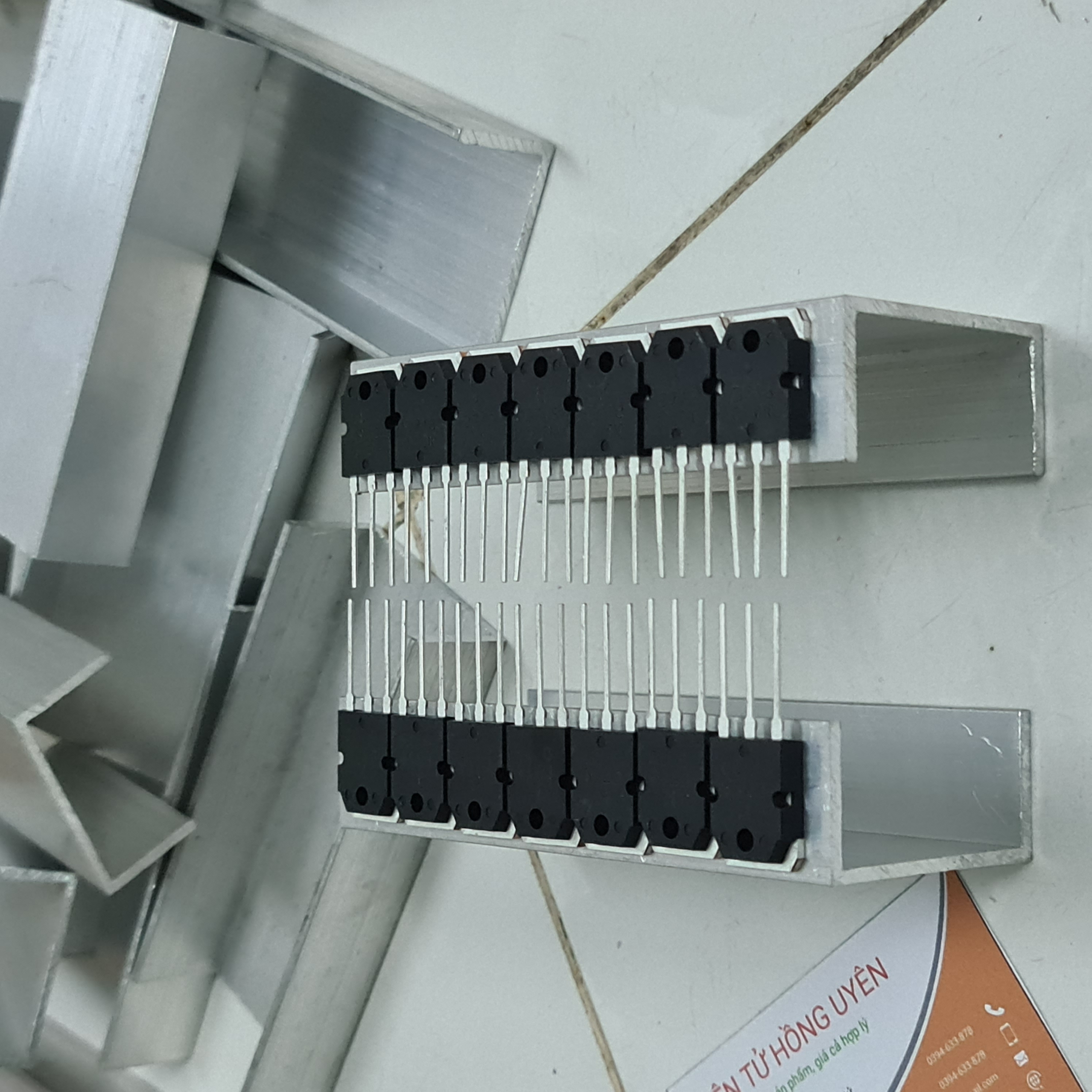 Nhôm hộp làm máy 2 vế e chung. (2 tấm). Nhôm giải nhiệt bắt 14 D718. Nhôm U dày 2,5 Li giải nhiệt nhanh