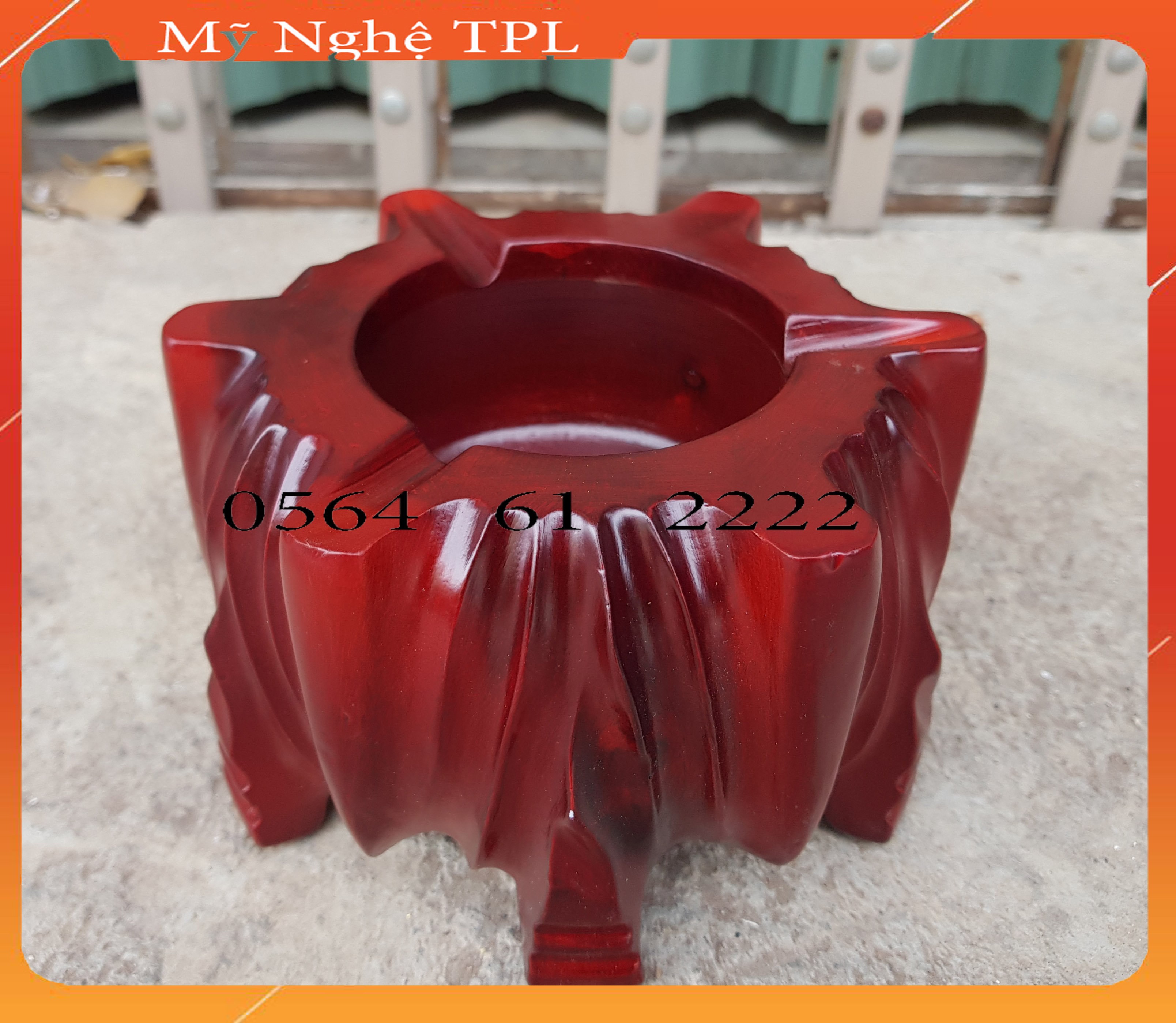 Gạt tàn bằng gỗ Hương nguyên khối